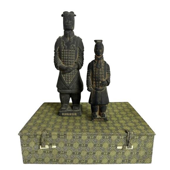 Terracotta Warrior Figurines Set with Silk Box China Power of the Emperor - Picture 1 of 10